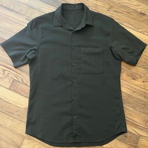 Lululemon Men’s textured button down short sleeve
